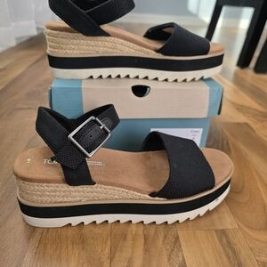 TOMS Women's Black Platform Sandals
